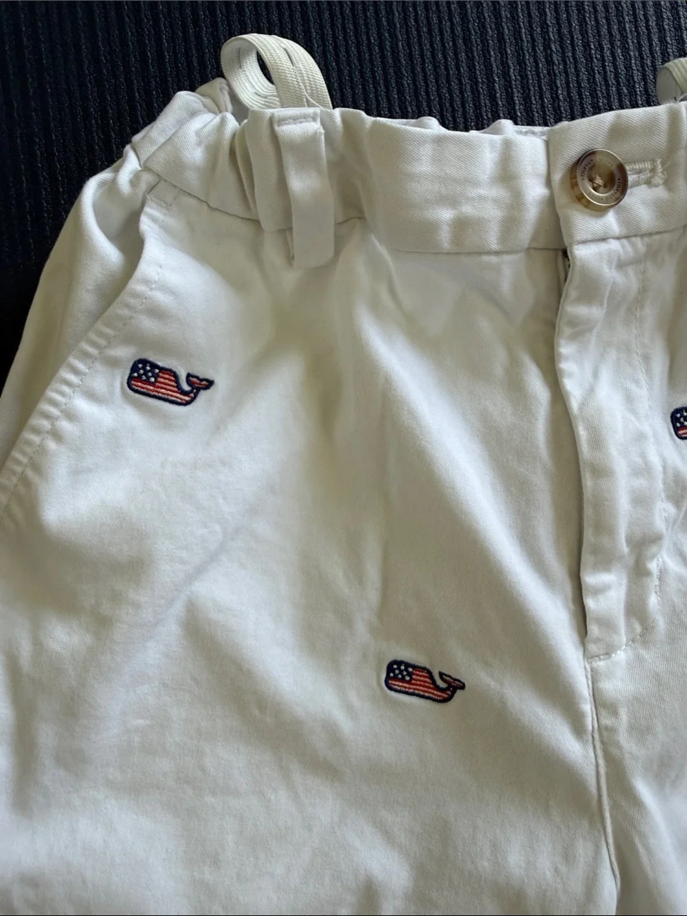 Vineyard Vines Boy’s White Embroidered USA Flag Whale Adjustable Shorts Size 18